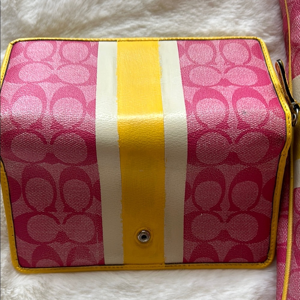 Coach Pink and Yellow Shoulder Bag with Signature Pattern - Picture 4 of 17